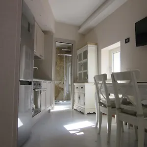 la-casetta-tellaro.hotelitalianriviera.com/